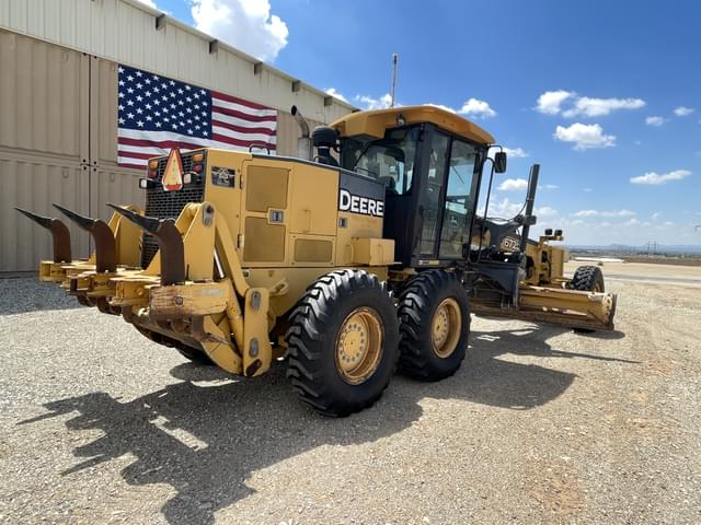 Image of John Deere 672D equipment image 4