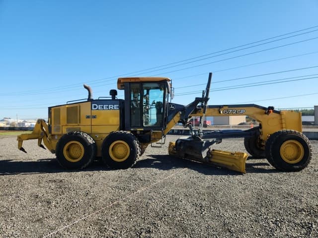 Image of John Deere 672GP equipment image 3