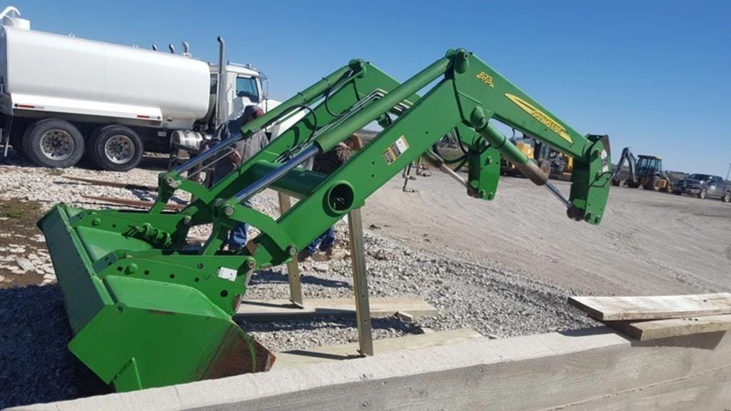 Main image John Deere 673