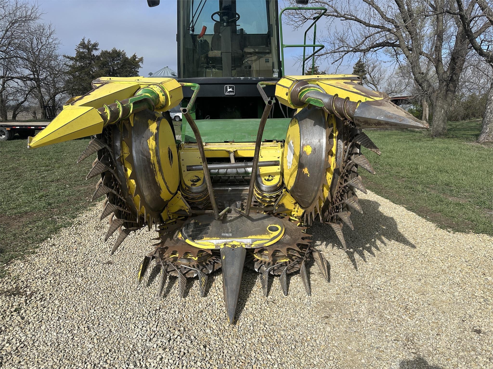 SOLD - John Deere 676 Lot No. 2823 Harvesting with 15 ft | Tractor Zoom
