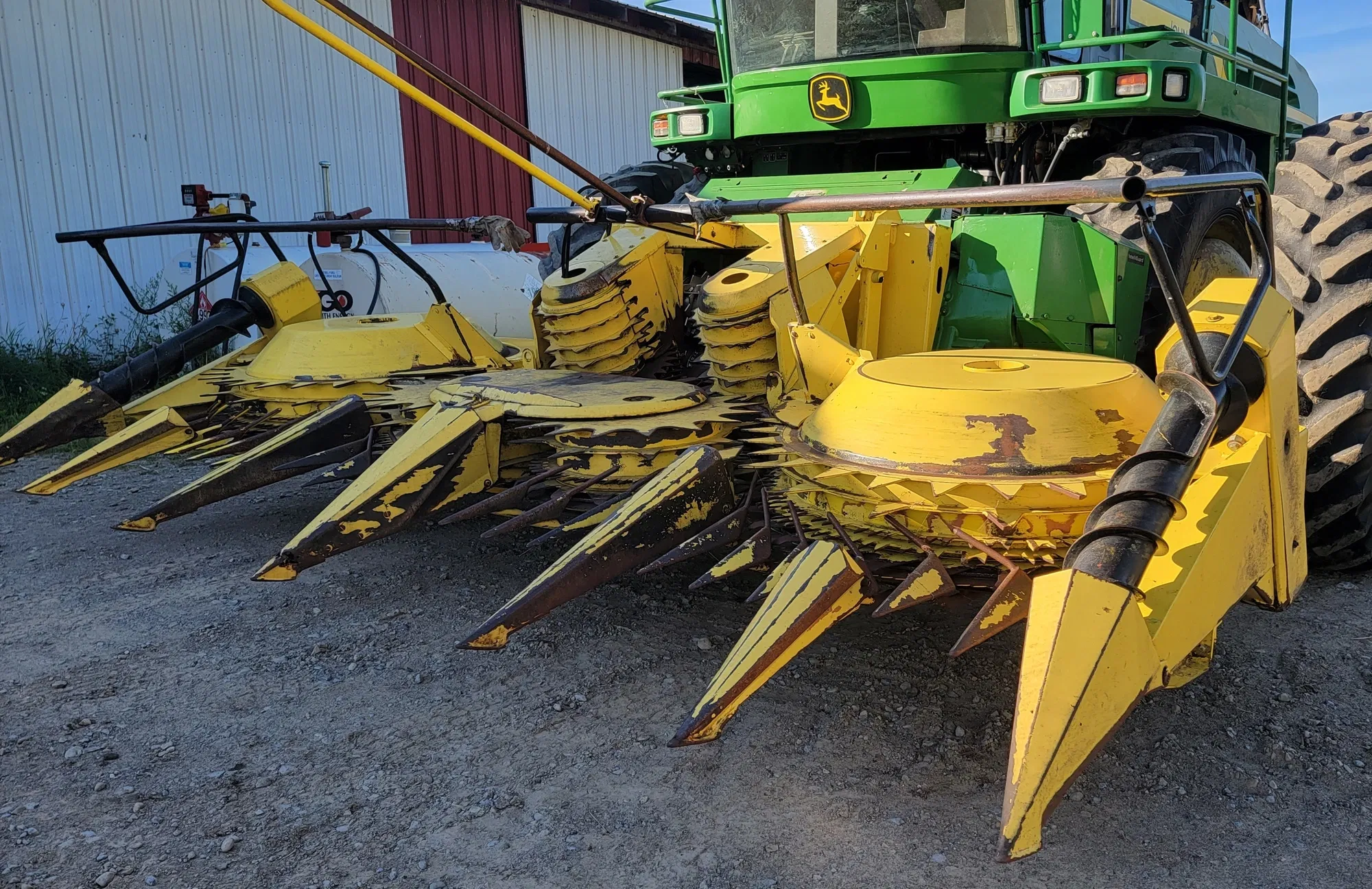 John Deere 676 Equipment Image0