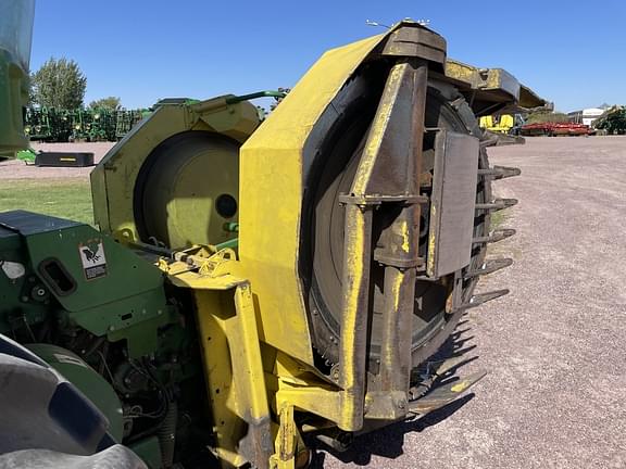 Image of John Deere 676 equipment image 1