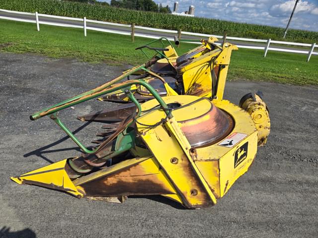 Image of John Deere 676 equipment image 3