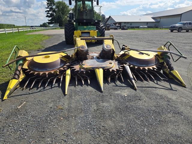 Image of John Deere 676 equipment image 2