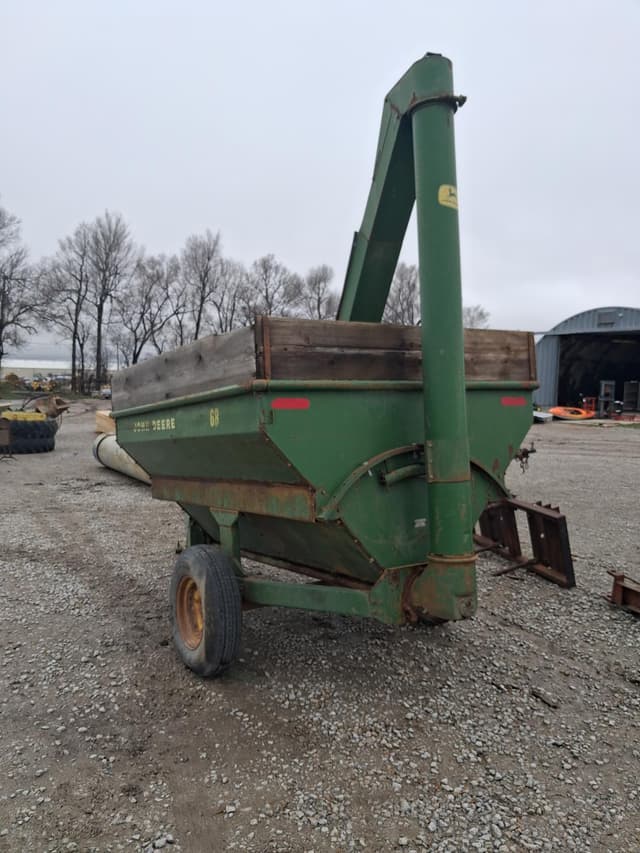 Image of John Deere 68 equipment image 3