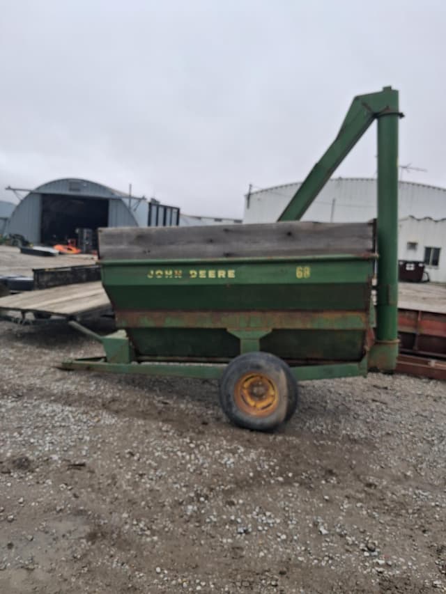 Image of John Deere 68 equipment image 2