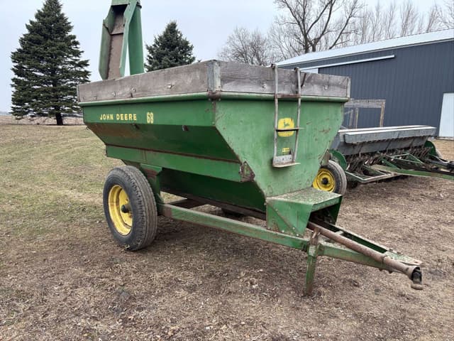 Image of John Deere 68 equipment image 1