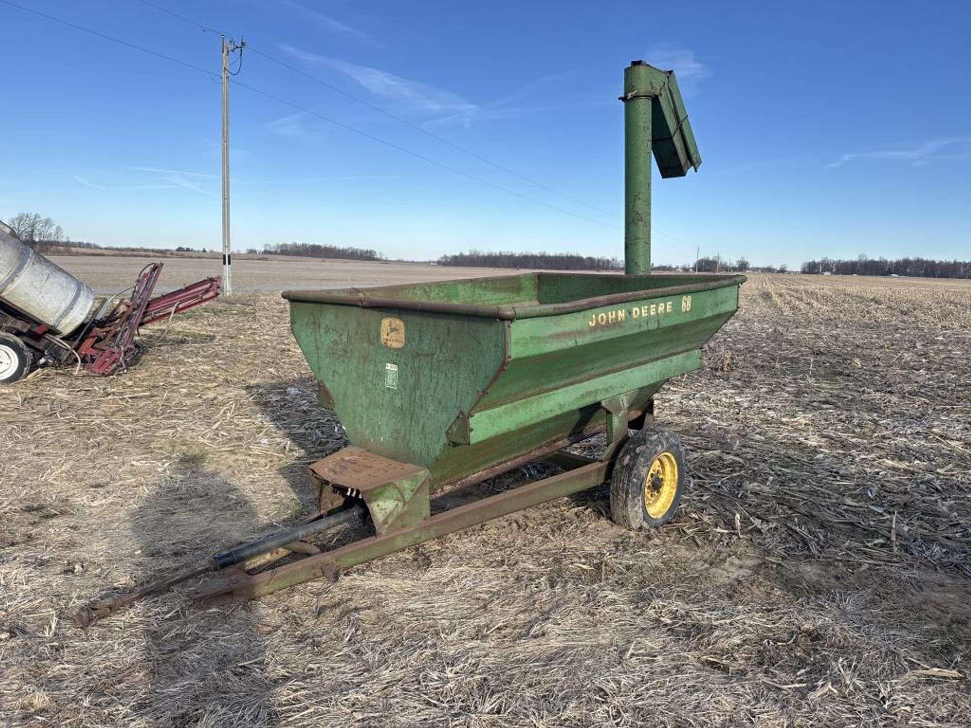 John Deere 68 Equipment Image0
