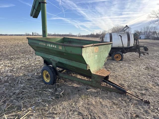 Image of John Deere 68 equipment image 3