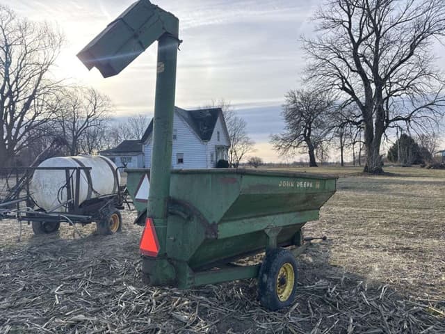 Image of John Deere 68 equipment image 2