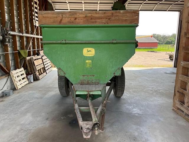 Image of John Deere 68 equipment image 4