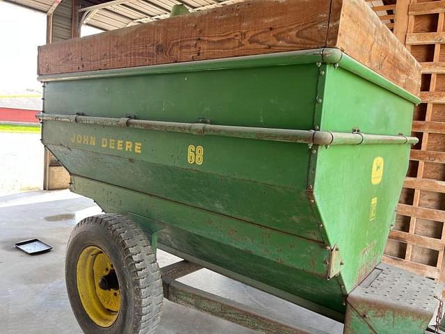 Image of John Deere 68 equipment image 2