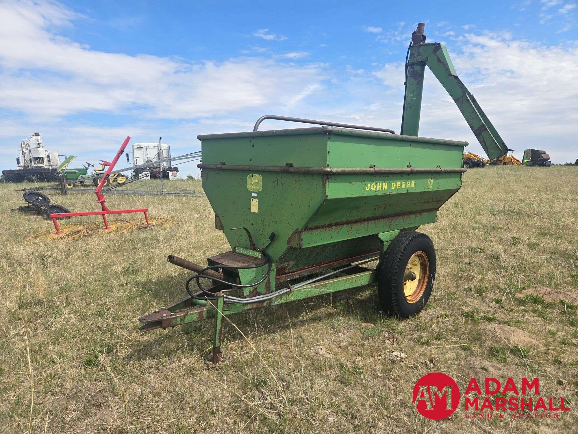 John Deere 68 Equipment Image0
