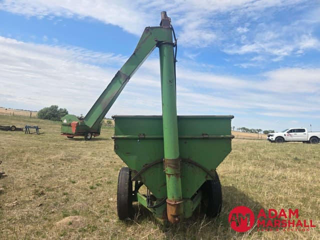 Image of John Deere 68 equipment image 4