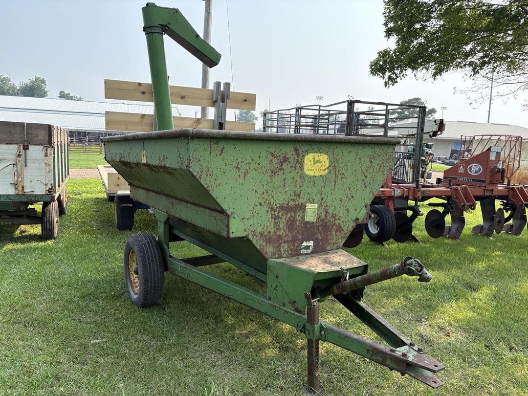 Image of John Deere 68 Primary image