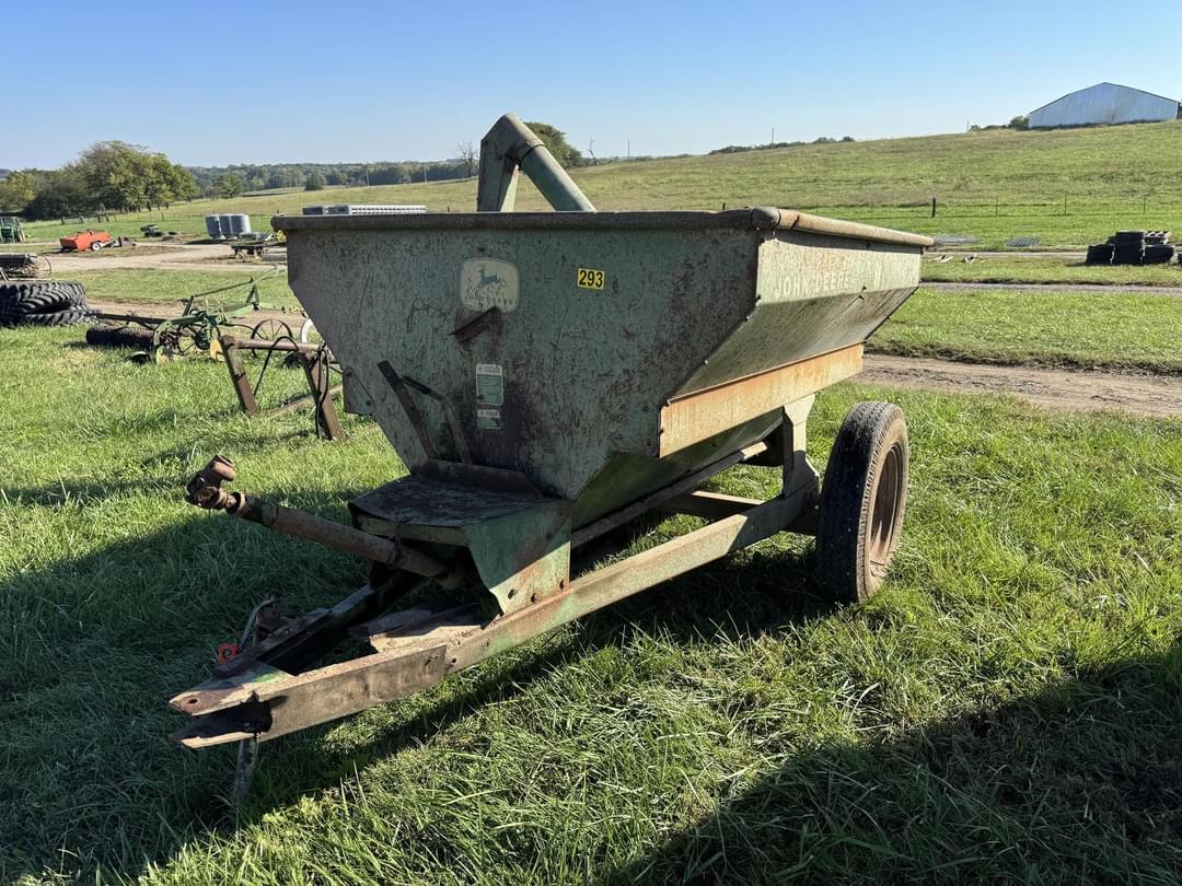 Image of John Deere 68 Image 0