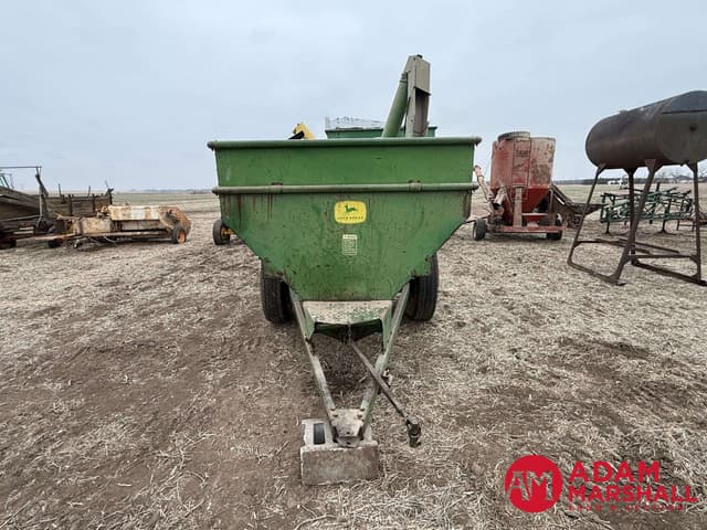 Image of John Deere 68 equipment image 2