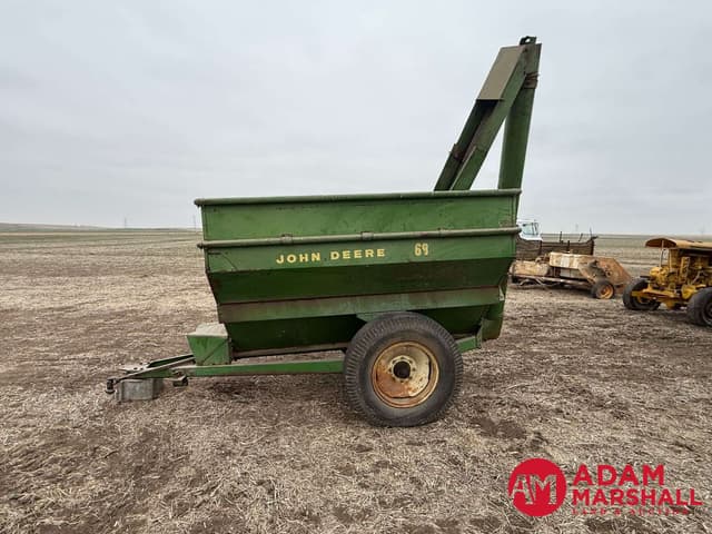 Image of John Deere 68 equipment image 4