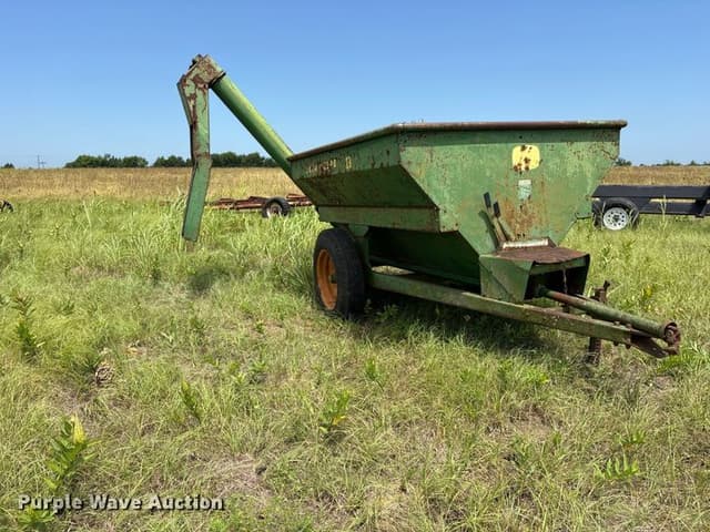 Image of John Deere 68 equipment image 2