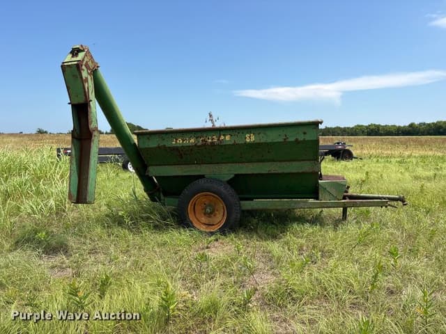 Image of John Deere 68 equipment image 3