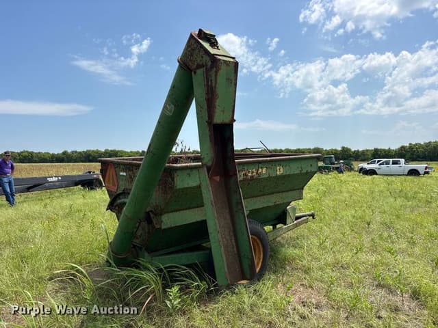 Image of John Deere 68 equipment image 4