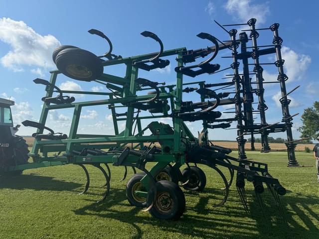 Image of John Deere 680 equipment image 3