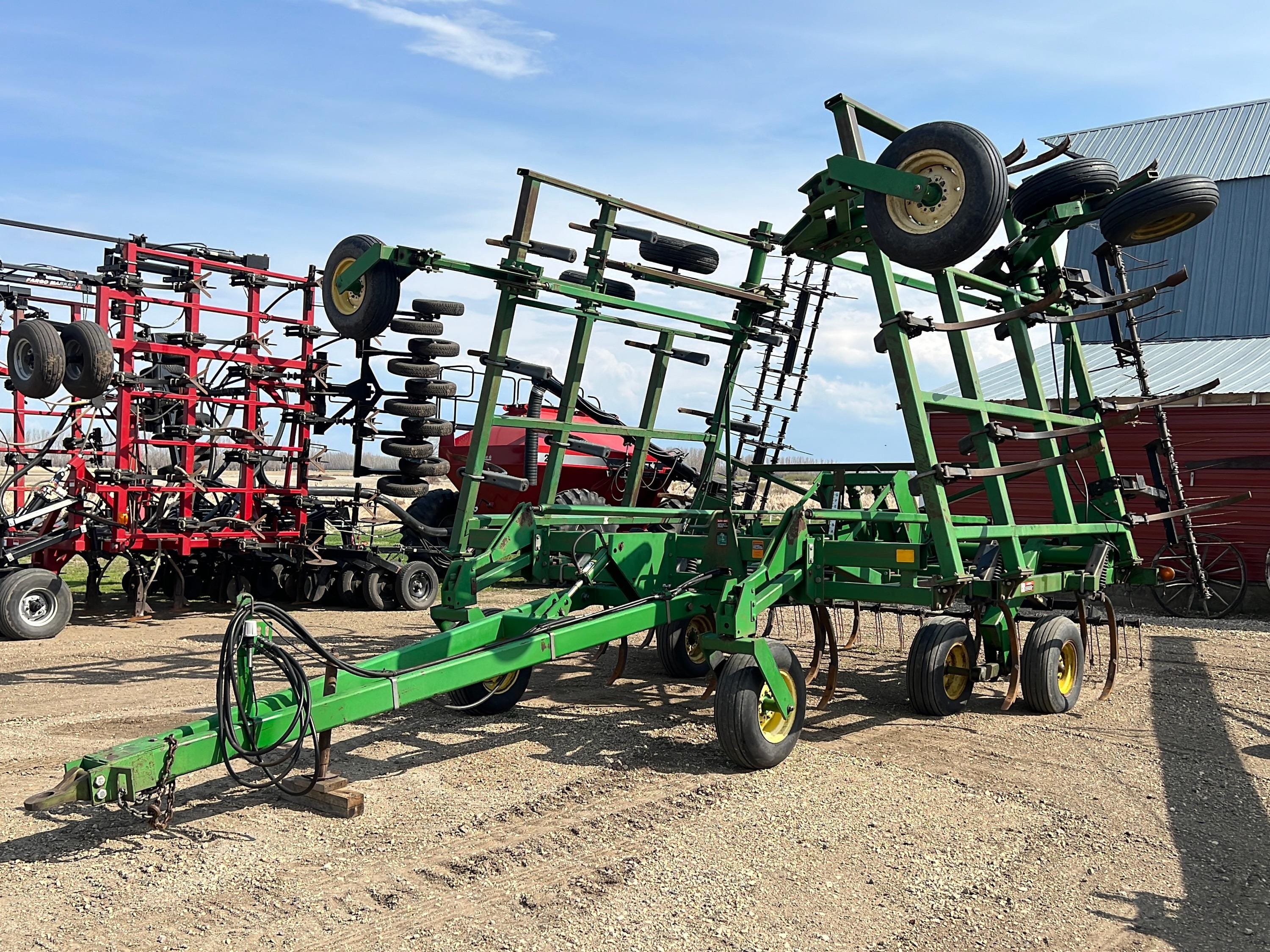 Main image John Deere 680