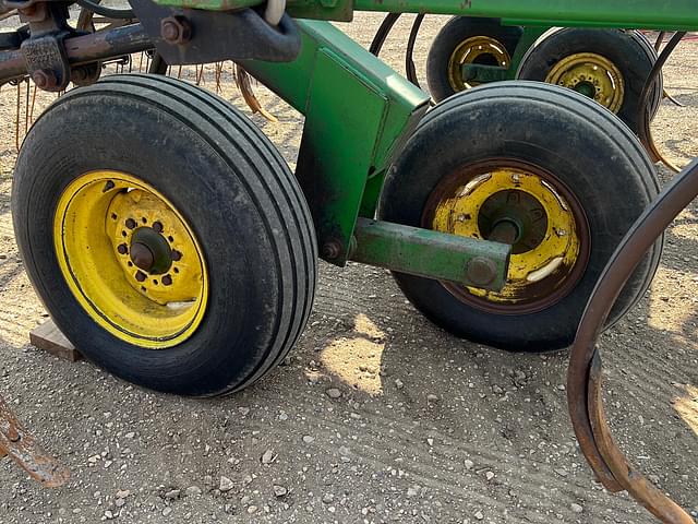 Thumbnail image John Deere 680 12