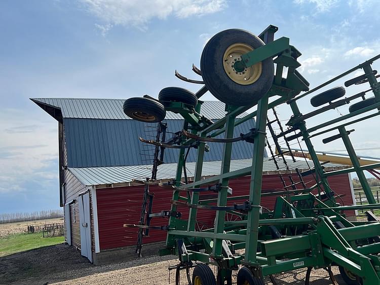 Main image John Deere 680 28