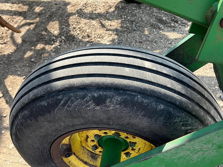 Main image John Deere 680 5
