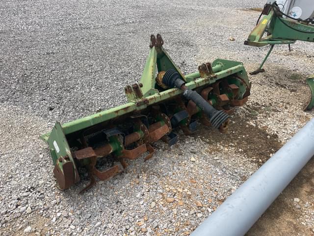 Image of John Deere 680 equipment image 1