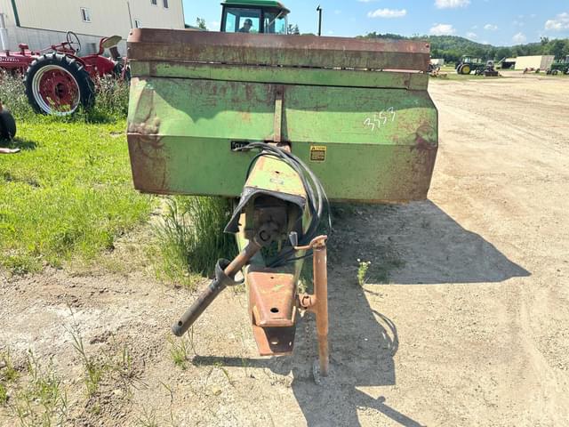 Image of John Deere 680 equipment image 1