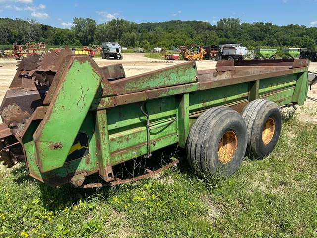 Image of John Deere 680 equipment image 3