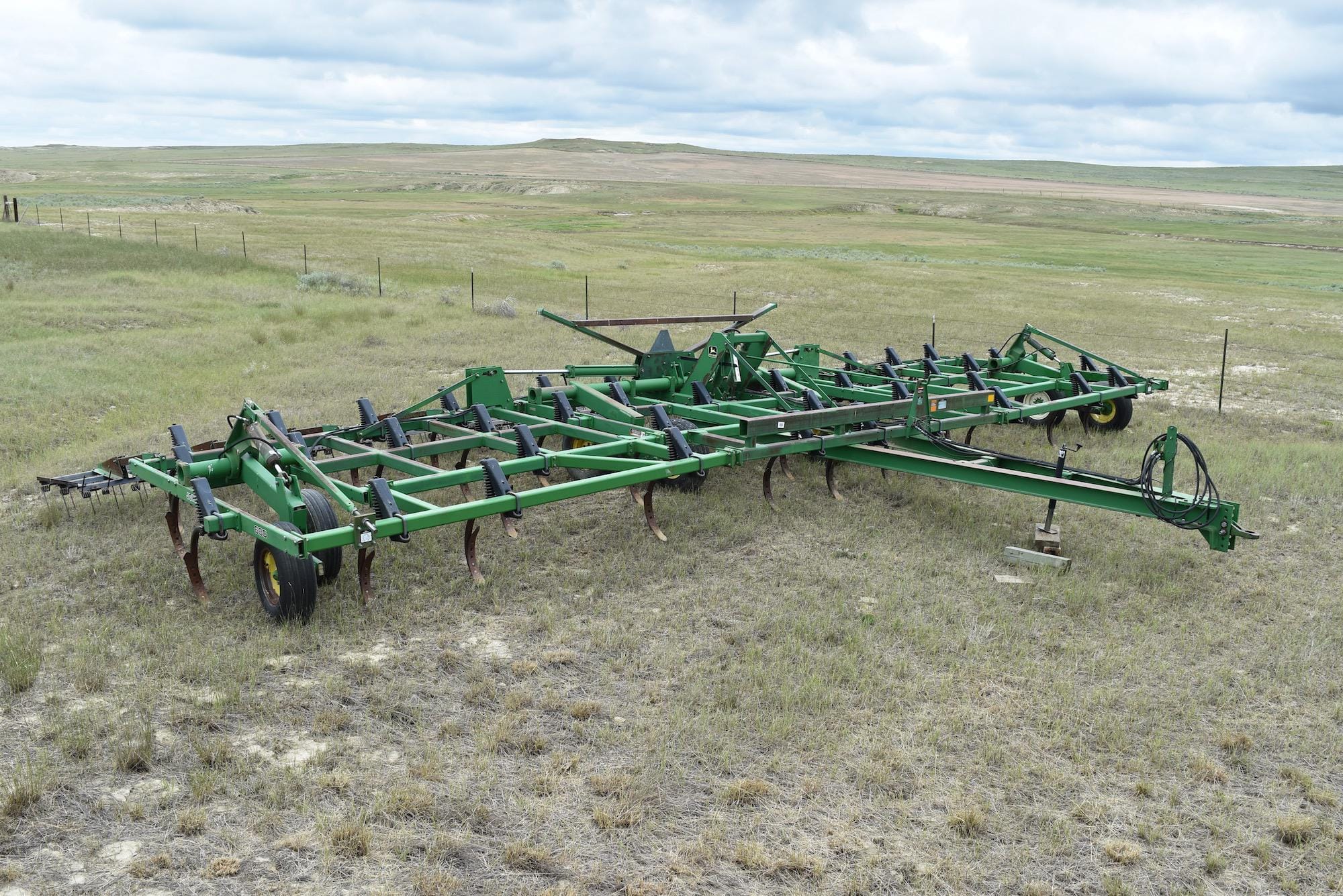 Main image John Deere 680