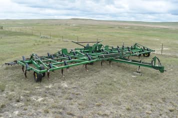 Main image John Deere 680