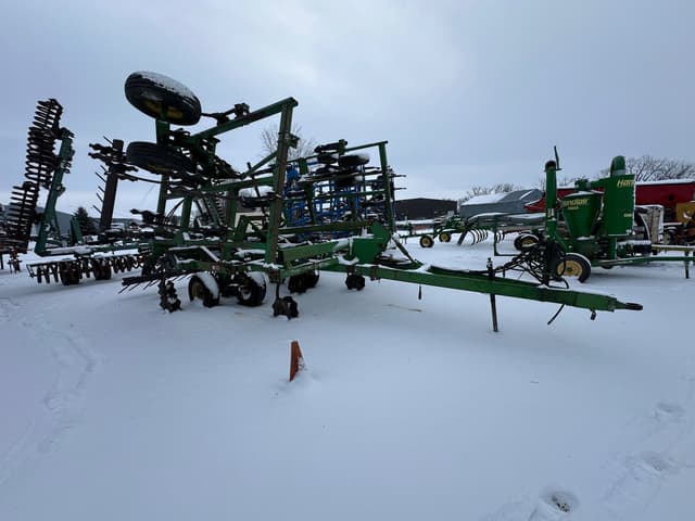 Image of John Deere 680 equipment image 3