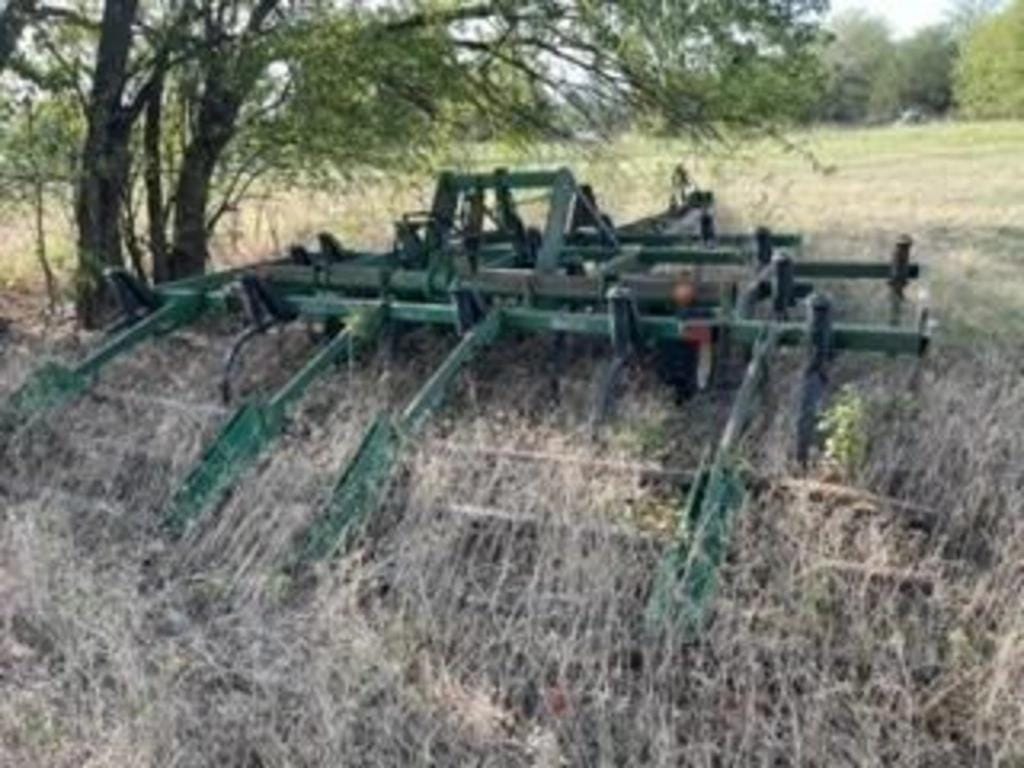 Main image John Deere 680