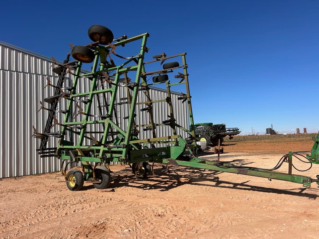 Image of John Deere 680 Primary image