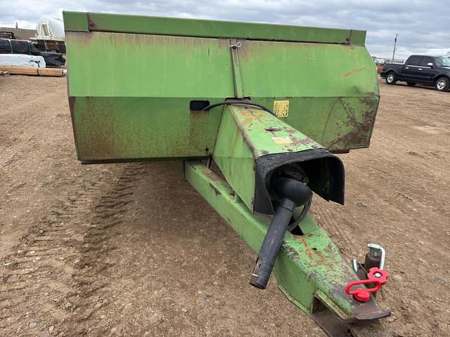 Image of John Deere 680 equipment image 1