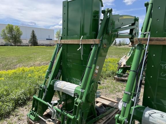 Image of John Deere 680R Image 1