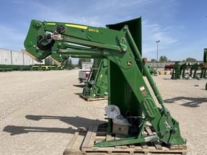 John Deere 680R Image