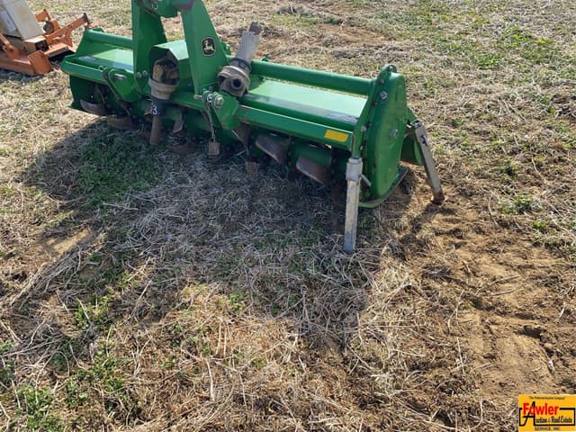 Image of John Deere 681 equipment image 2