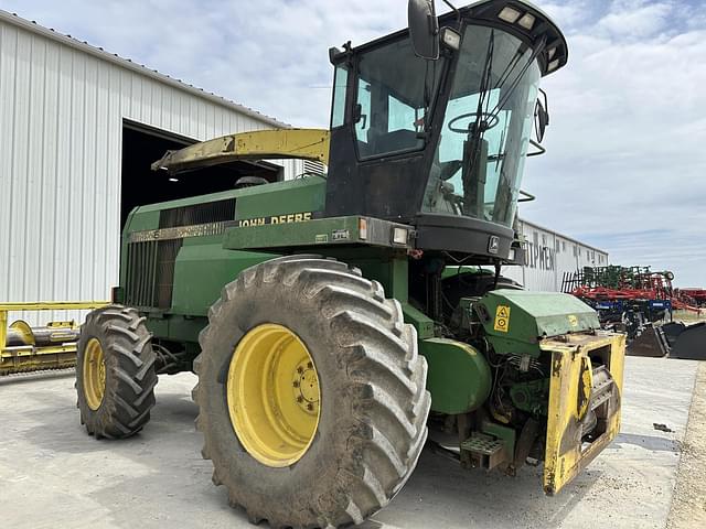 Image of John Deere 6810 equipment image 3
