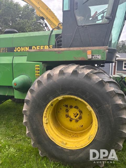 Image of John Deere 6810 equipment image 4