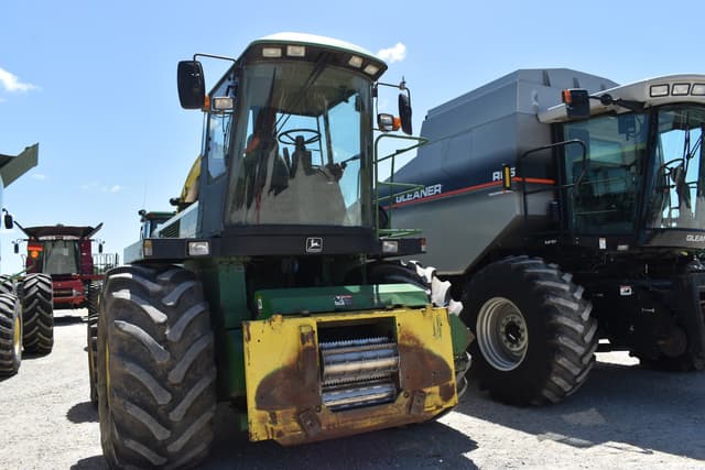 Image of John Deere 6850 equipment image 1