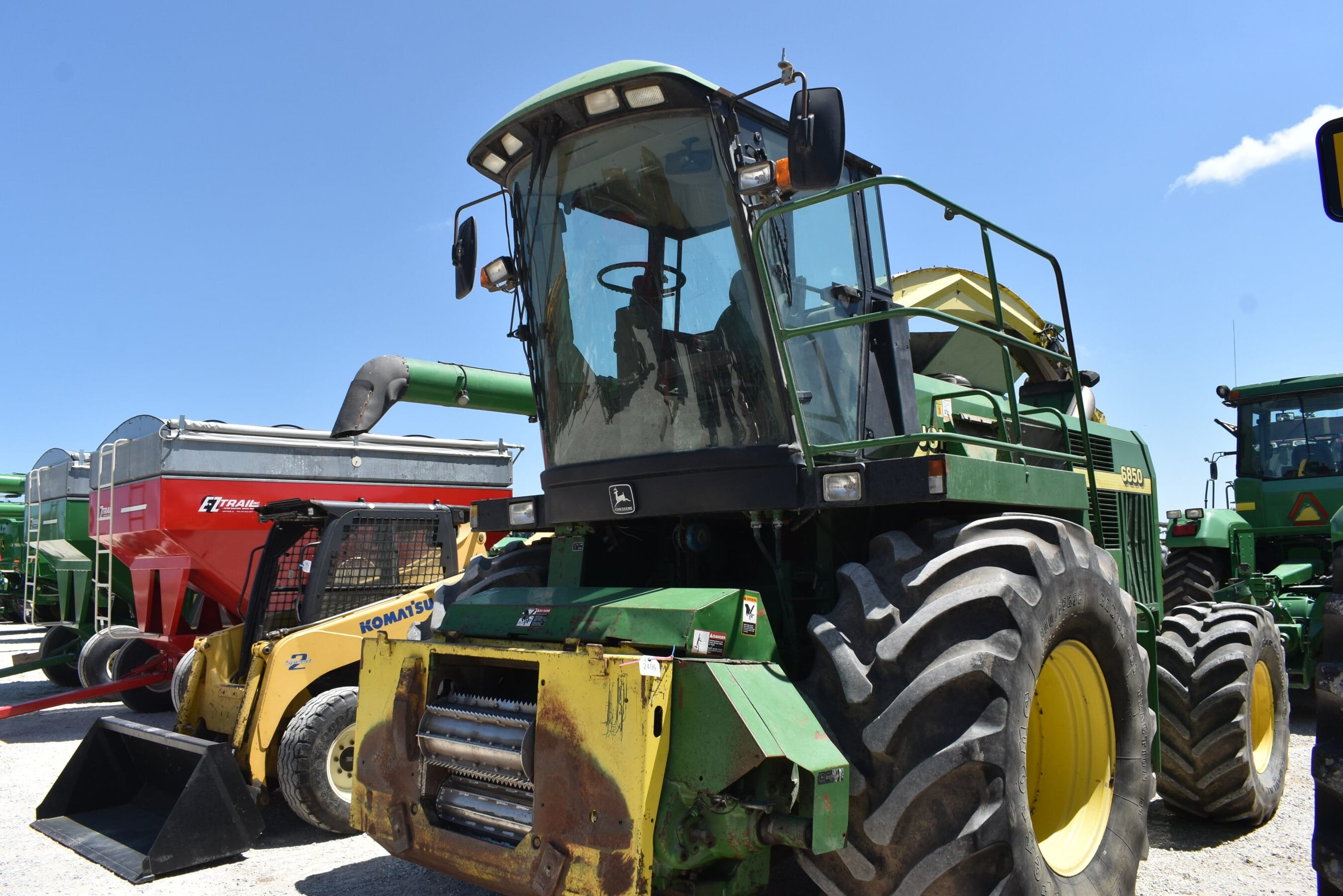 John Deere 6850 Equipment Image0