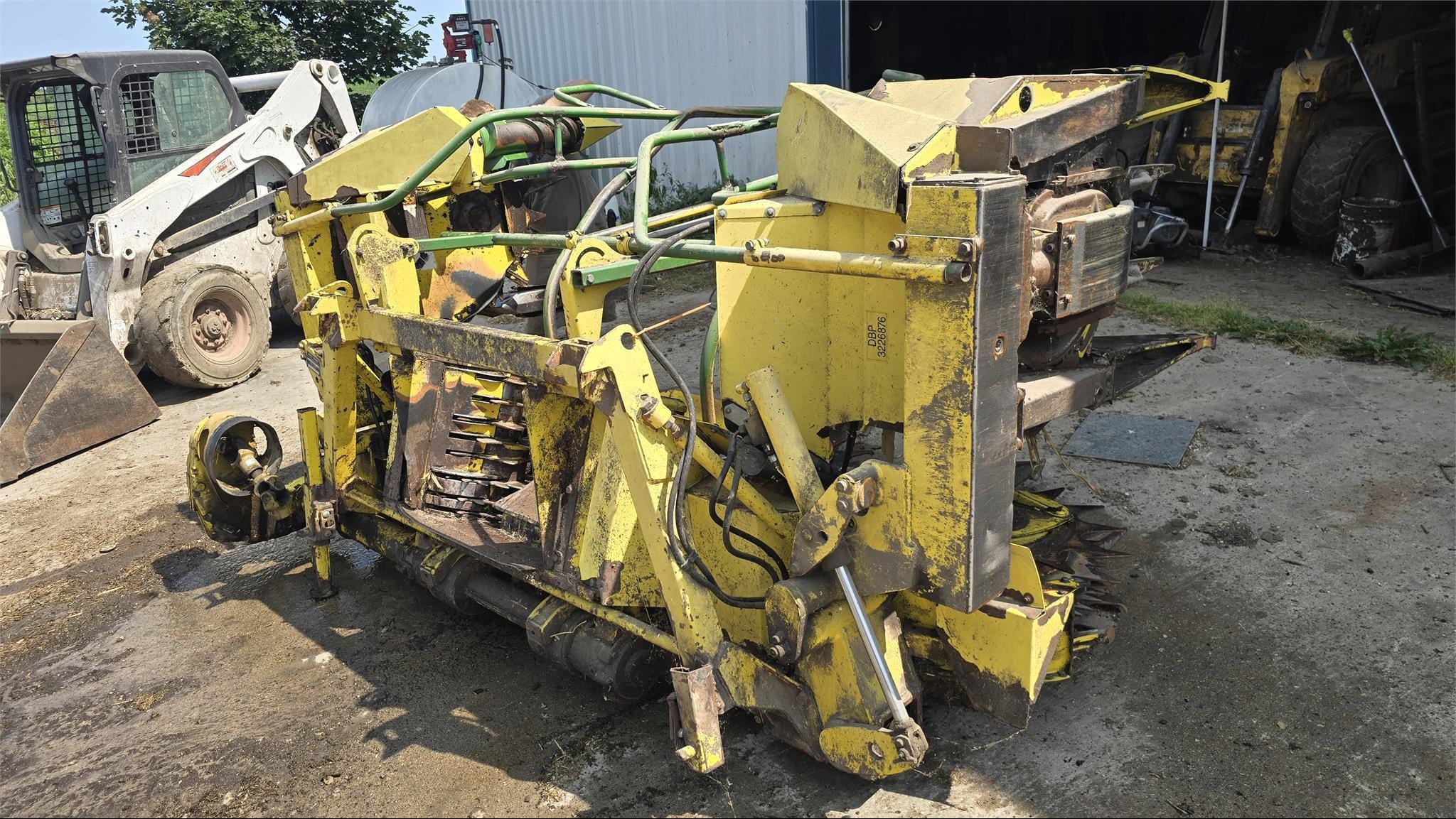 Main image John Deere 686
