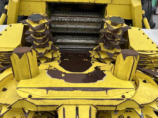 Image of John Deere 686 equipment image 3