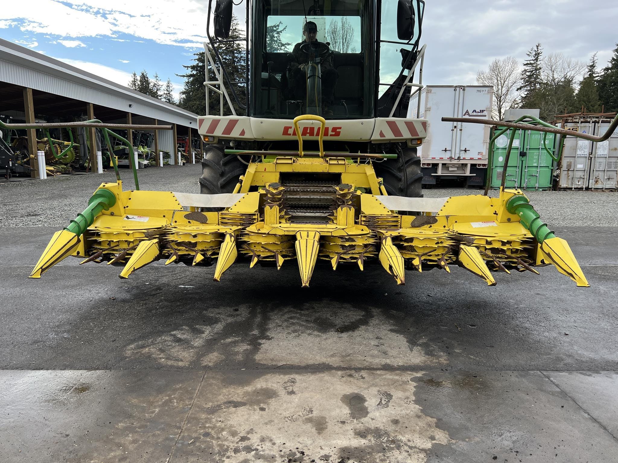 Main image John Deere 686