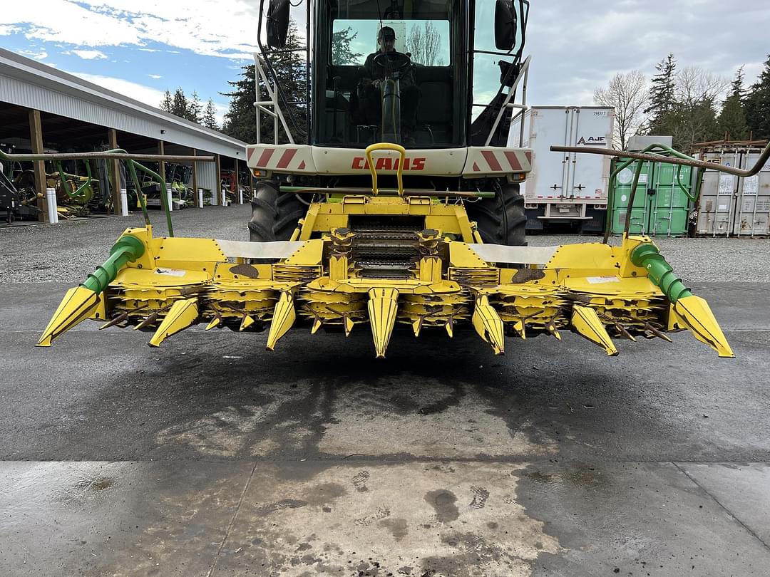 Image of John Deere 686 Primary image